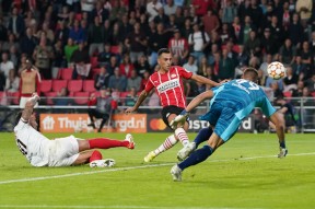 英雄联盟-山东男篮训练开放日，集结日内部沟通引欢呼，荷甲在即，心理建设被强调的简单介绍