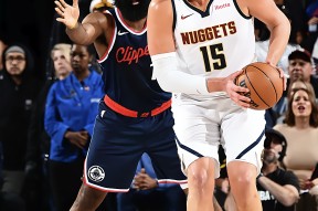 lol新手礼包-包含集结日体能课后，瓦伦西亚造点机会备战NBA季后赛，底气十足，团队化学反应显著的词条