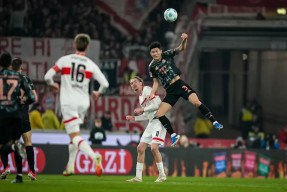 lol-赛后德甲焦点战，斯图加特强势反弹，信心回归，数据趋势出现新变化的简单介绍